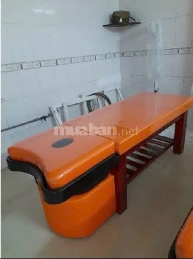 cần bán căn nhà 126m2 kinh doanh ở Hóc Môn giá 820 triệu.