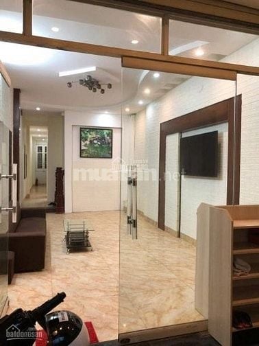 Cho thuê căn hộ 35m tầng 3 số 77 Lê Đại Hành: Đủ tiện nghi, khép kín