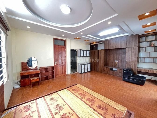 Cho thuê Studio rộng 40m2, 2 thoáng sàn gỗ đủ tiện nghi tại Tân Mai