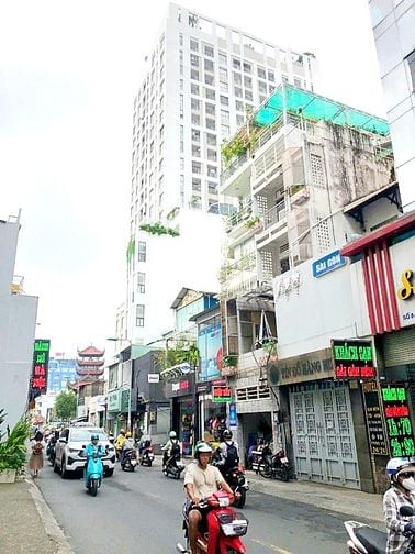 Cho thuê nhà 6 Trương Quốc Dung, P8, Phú Nhuận. 7 Tầng, 700m2 chỉ 130t