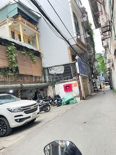 Bán nhà mặt ngõ 198 Thái Hà DT 90m2, MT 6.1m, ngõ thông ở KD, 16,8 tỷ.