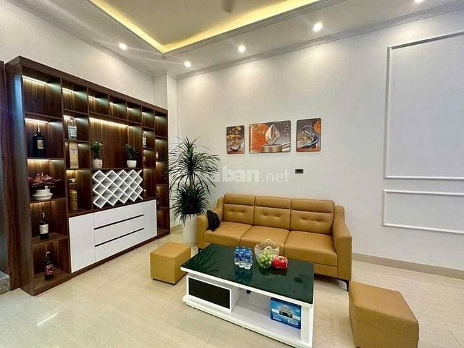 50m2*5 Tầng-8.15 tỷ có sân để xe phố Bùi Xương Trạch- QuậnThanh Xuân