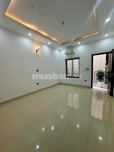 50m2*5 Tầng-8.15 tỷ có sân để xe phố Bùi Xương Trạch- QuậnThanh Xuân