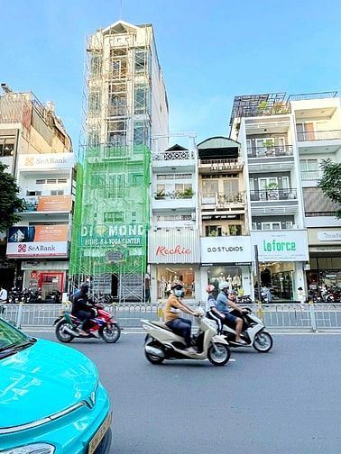 Cho thuê nhà 338 Lê Văn Sỹ, P14, Q3. Hầm, trệt, 7 lầu 1000m2 chỉ 