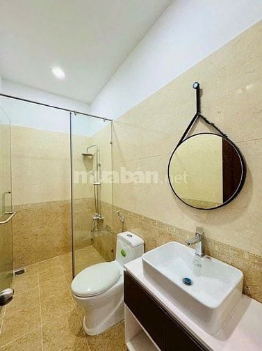 Kẹt tiền bán gấp! Nhà 70m2 Hoàng Hoa Thám, P7, Bình Thạnh. Xây 4 tầng