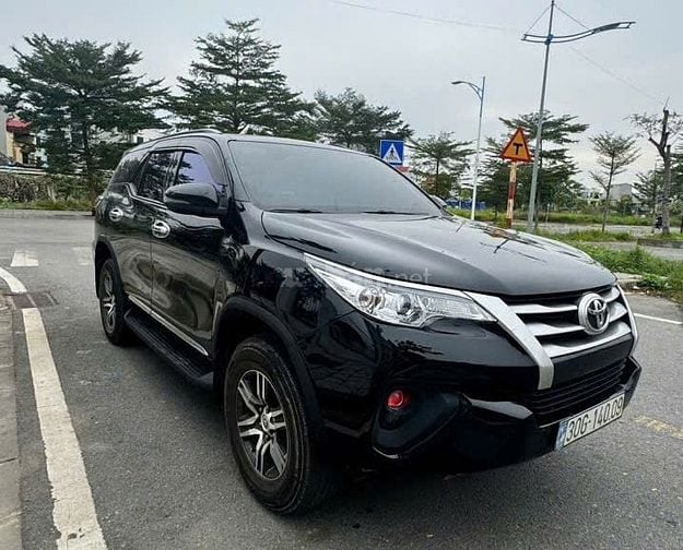 Toyota Fortuner 2019 2.4G 4x2 AT - 62000 km 30 /5 số rất đẹp