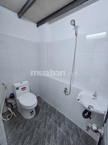 Phòng đầy đủ nội thất, mới xây ngay Phạm Văn Đồng, 30m2 rộng rãi