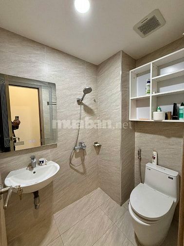 Căn hộ chung cư phố Lý Nam Đế, sổ đỏ 70m2