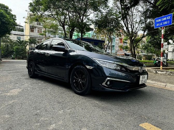 Honda Civic 1.8G Vin 2020 Đk T1/2021 màu xanh xe nhập Thái 