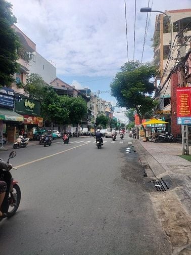 Bán nhà 2mt truớc sau hoàng hoàng hoa p13  cửa ngõ nhà ga t3 dt 5x36m