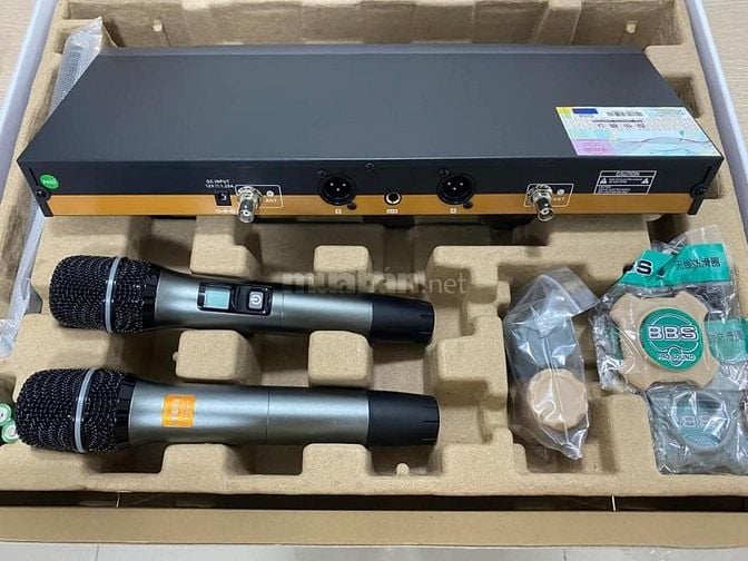 Micro karaoke không dây bbs G18. Đời mới, chính hãng, giá siêu rẻ.