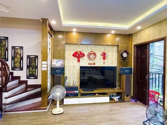 Bán nhà phố Đông Tác TW Đống Đa mặt ngõ thông KD sổ 33m2 giá 4...tỷ