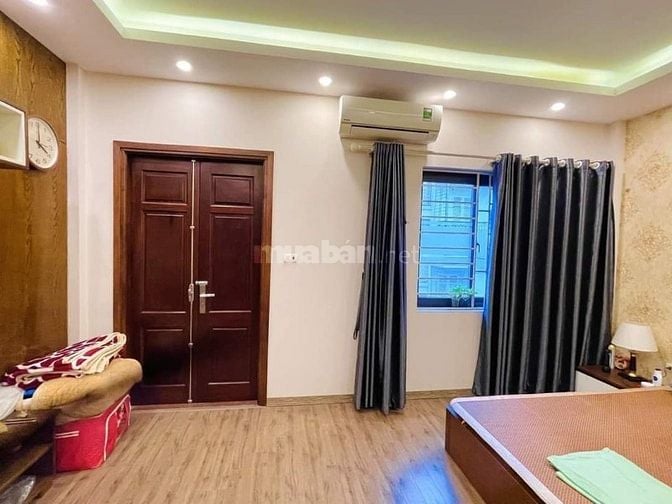 Bán nhà phố Đông Tác TW Đống Đa mặt ngõ thông KD sổ 33m2 giá 4...tỷ