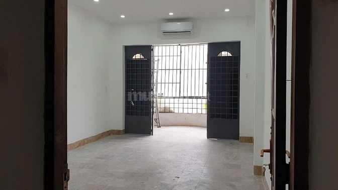 Bán nhà đường Đinh Bộ Lĩnh Bình Thạnh 4x17.5=69m2 đối diện BX Miền Đôg