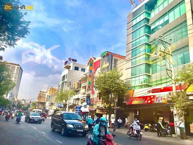 Mặt Tiền Nguyễn Gia Trí 1 Căn Rẻ Nhất Tại Đây , 4x20, 6 tầng. 21,5 tỷ 