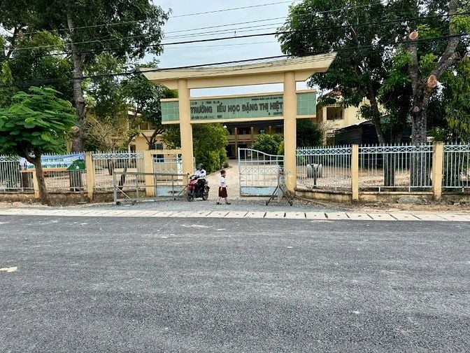 Cần bán lô đất ngay gần Chợ Lộc Hưng - Thị Xã Trảng Bàng