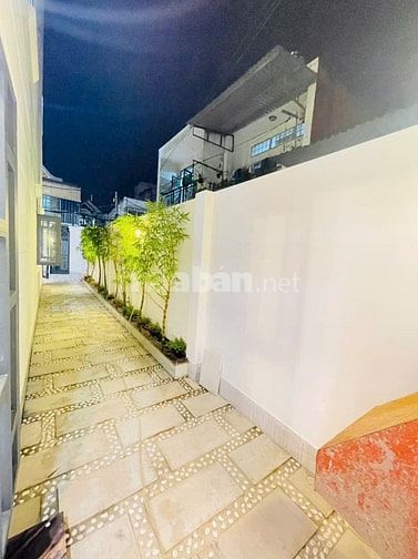 Bán Nhà 3 tầng Đường Hiệp Bình-Phạm Văn Đồng DTSD:340m2