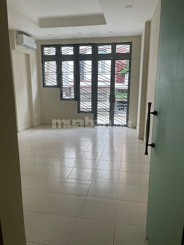 Mặt tiền đường Hoa Lan, Phú Nhuận, 38 triệu, 64m2, 4 tầng. Nhà mới