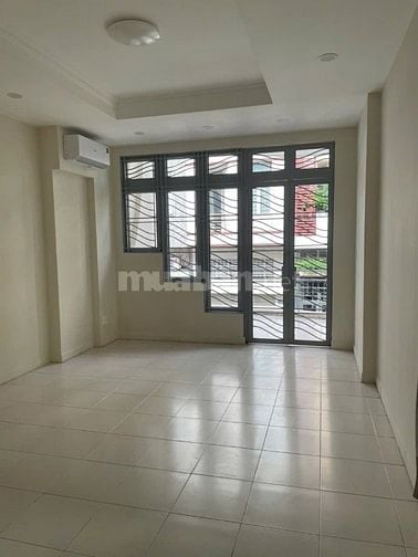 Mặt tiền đường Hoa Lan, Phú Nhuận, 38 triệu, 64m2, 4 tầng. Nhà mới