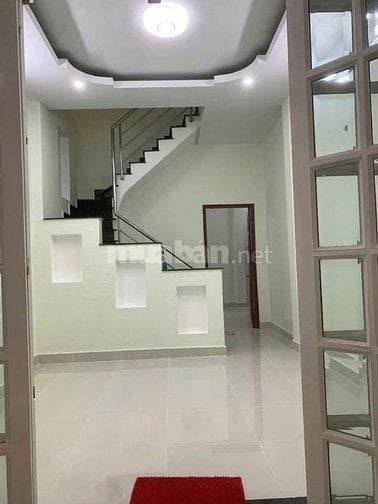Bán lỗ nhà Cao Văn Lầu, p.2, Quận 6. Giá 2,66 tỷ/52m2, hẻm xe hơi 5m
