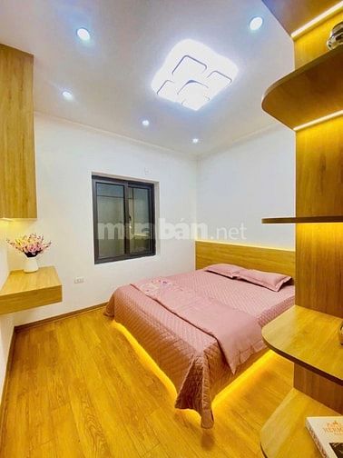 Bán nhà Kim Giang, 6 tầng, oto đỗ cổng, 45m2 nhỉnh 5,5 tỷ