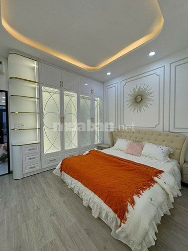 Bán nhà phố Full nội thất hẻm 295 Phạm Hữu Lầu, Quận 7, D 8x14m, 3 lầu