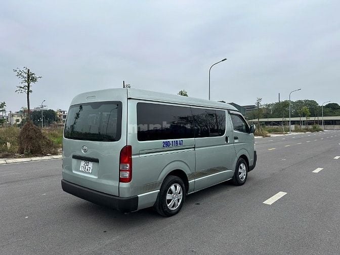 Bán Toyota Hiace tải van 3 chỗ đời 2010,máy dầu,tải 900kg