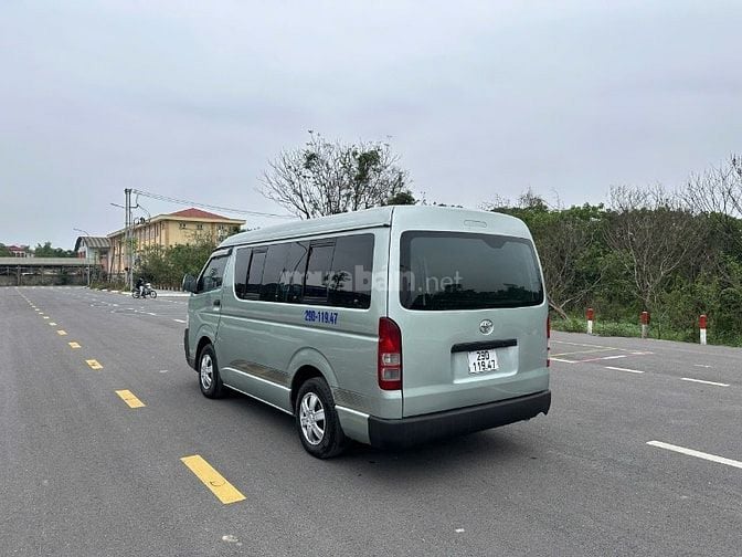 Bán Toyota Hiace tải van 3 chỗ đời 2010,máy dầu,tải 900kg