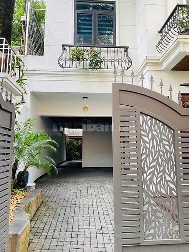 Bán biệt thự giai đoạn 1 Ciputra 180m2 nhà đẹp