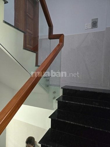 Cho thuê nhà MT Cách Mạng Tháng 8 P.13 Quận 10 giá 28 triệu – 38m2