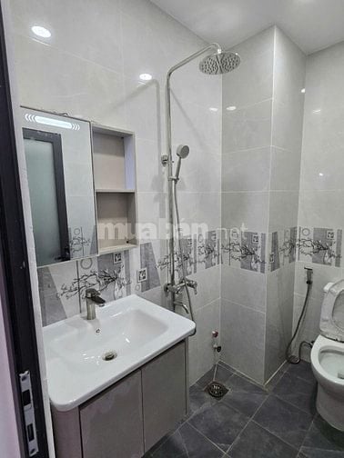 Cho thuê nhà MT Cách Mạng Tháng 8 P.13 Quận 10 giá 28 triệu – 38m2