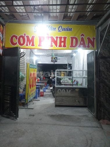 Cửa hàng 50m2, 12,5tr, hè kinh doanh rộn, để nhiều ôtô