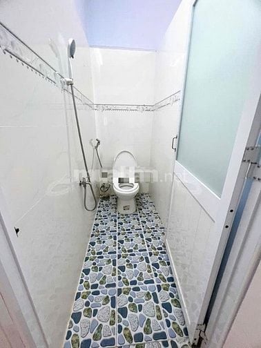 Cho thuê nhà hẻm 3m Văn Thân P.8 Quận 6 giá 5,7 triệu – 18m2