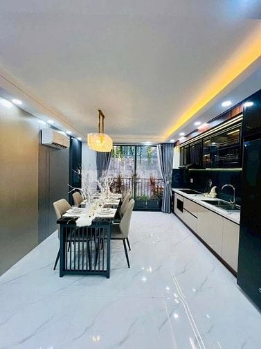 Chính chủ bán gấp nhà 4 tầng 60m2 chỉ 4.75 tỷ đường Lê Văn Sỹ Tân Bình