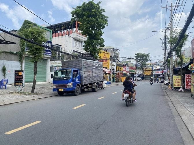 Bán Nhà 4 Lầu Nằm Ngay LotteMart Nguyễn Văn Lượng 80m2 Chỉ 11 tỷ.