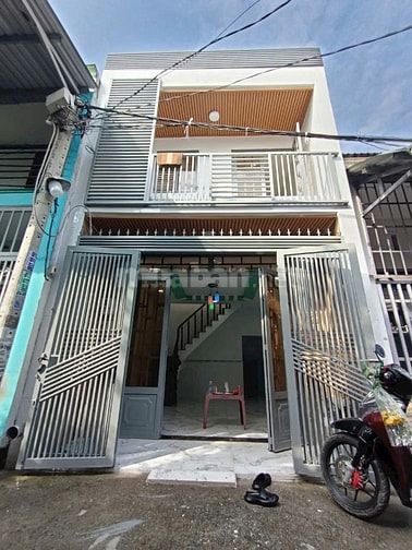 Bán nhà ngay chợ lê thị ngay DT:4X11m 1T+1 lầu 2pn