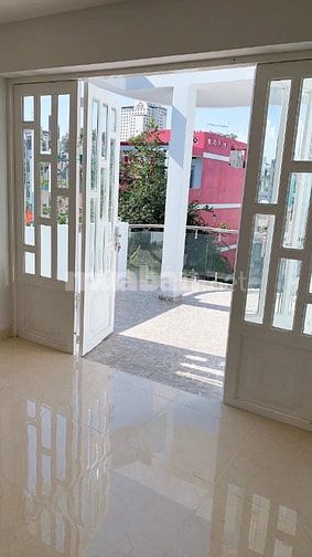 Bán gấp nhà Phan Văn Trị, Quận 5, Giá 2 tỷ 300 triệu DT 50m2, sổ sẵn