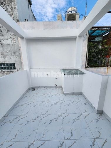 NHÀ 2 LẦU MỚI , ĐƯỜNG XVNT , PHƯỜNG 21 , QUẬN - BT