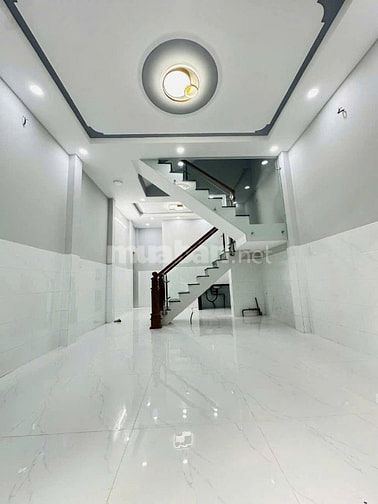 NGUYỄN CHÍ THANH NGAY CHỢ RẪY 40M2 NGANG 4M 4 TẦNG MỚI ĐẸP. CHỈ 5Ỷ + 