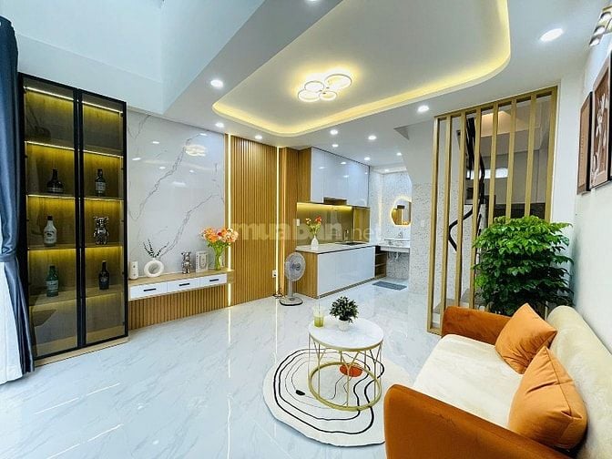 Nhà 3 lầu, full nội thất c.cấp hẻm VIP Nguyễn Thượng Hiền-Cạnh BOTANIC