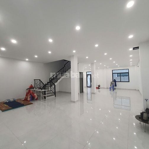 Nhà Phố 176m2 cạnh Vinschool giá bán 28 tỷ thuộc giá TOP các căn cùng 