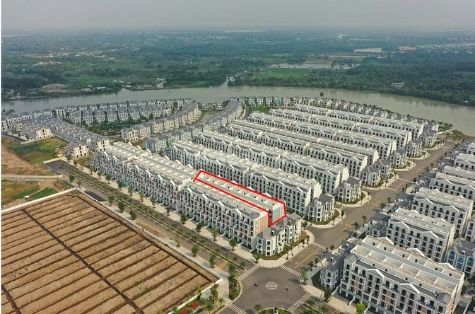 Nhà Phố 176m2 cạnh Vinschool giá bán 28 tỷ thuộc giá TOP các căn cùng 