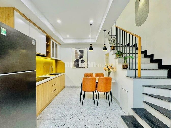 Nhà đẹp giá rẻ! 42m2 Nguyễn Thiện Thuật, P1, Q3. Gần Ngã Sáu Cộng Hòa