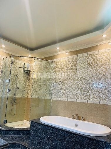 Cho thuê biệt thự đẹp q7 480 m2 sàn hầm xe