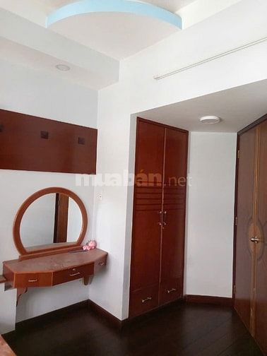 Cho thuê nhà 8x13m, 1 trệt + 3 lầu, MT 282 Nguyễn Trọng Tuyển