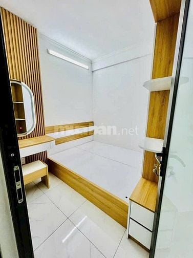 Nhà Đẹp Đón Tết, Phố VIP Tôn Đức Thắng, Đống Đa 45m, giá 2,58 tỷ.