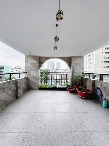 Nhà đẹp Đón Tết - MT NGUYỄN BIỂU, Q5 - 100m2 vuông-THANG MÁY-GARA OTO