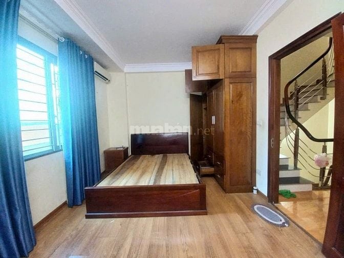 8,5 tỷ nhà BA ĐÌNH 45m2 nhà mới kinh doanh gần phố Sổ vuông