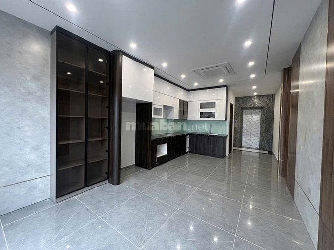 Bán nhà mới 50m2, 7tầng Thang Máy, phố Hoàng Như Tiếp, Long Biên, 9tỷ 