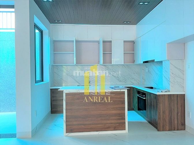  Biệt Thự Hầm 3 Lầu, Thang Máy - 5 Phòng, Nhà Hiện Đại